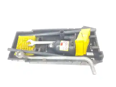 Pièce détachée automobile d'occasion cric hydraulique pour iveco daily caja abierta / volquete 2.3 diesel références oem iam 500327464 500327463 