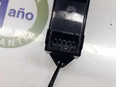 Автозапчастина б/у передній правий віконний вимикач для mitsubishi outlander ii (cw_w) 2.2 di-d 4wd посилання на oem iam 8608a182  8608a182