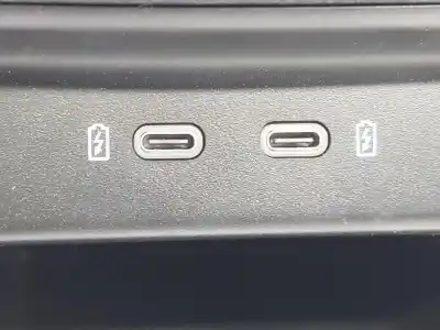 Автозапчастина б/у центральний подлокник для seat ateca (kh7) style посилання на oem iam 575863243  575864206a
