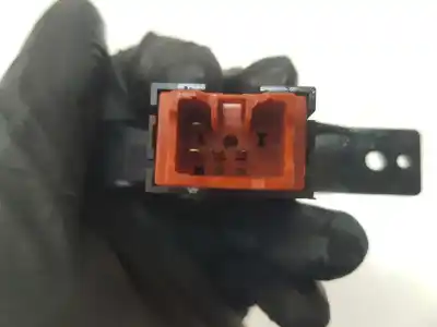 Second-hand car spare part switch for suzuki grand vitara ii (jt, te, td) 1.6 a las 4 ruedas (jb416) oem iam references 3743064j005pk  3j00-5pk Second-hand car spare part switch for suzuki grand vitara ii (jt, te, td) 1.6 a las 4 ruedas (jb416) oem iam references 3743064j005pk  3j00-5pk