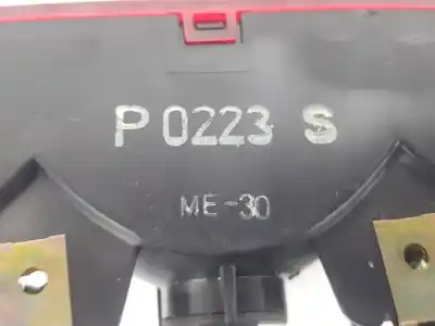 Автозапчасти б/у центральный задний фонарь за mitsubishi montero (v60/v70) 3.2 di-d avance ссылки oem iam mr490839  mr490839
