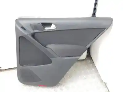 Peça sobressalente para automóvel em segunda mão forra / revestimento da porta traseira direita por volkswagen tiguan 2.0 tdi referências oem iam 5n0867212e