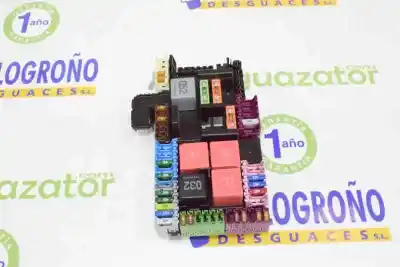 Second-hand car spare part fuse box unit for clase c clase c lim. 2.1 cdi oem iam references a2059068501  a2059068501