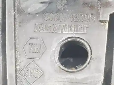 Автозапчасти б/у задняя левая наружная ручка за dacia sandero 1.2 16v ссылки oem iam 806079755r  806079755r