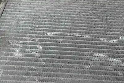 Second-hand car spare part water radiator for bmw 3 (e90) 320 d oem iam references 7788901  17117788903