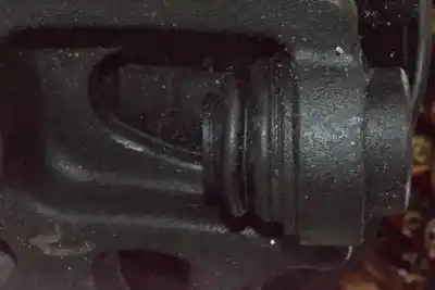 Автозапчасти б/у передняя левая кулачка за clase c clase m 2.7 cdi 20v ссылки oem iam a1633300420  a1633300420
