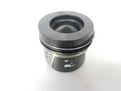 Second-hand car spare part piston for seat leon (5f1) 1.6 tdi oem iam references 04l107065d
