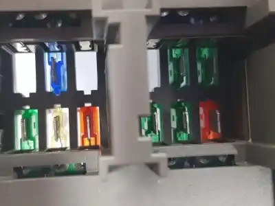 Second-hand car spare part fuse box unit for bmw x5 (e70) 3.0 d oem iam references 61146931687  61146931687