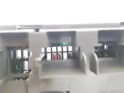 Second-hand car spare part fuse box unit for bmw x5 (e70) 3.0 d oem iam references 61146931687  61146931687