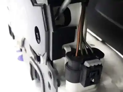 Second-hand car spare part front right door lock for clase c clase c familiar 2.1 cdi oem iam references a0997200435  2047203035