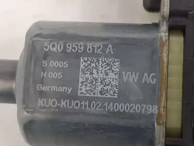 Автозапчастина б/у двигатель заднього правого скла для volkswagen golf vii (5g1, bq1, be1, be2) 2.0 gti посилання на oem iam 5q0959812a  5q0959812a