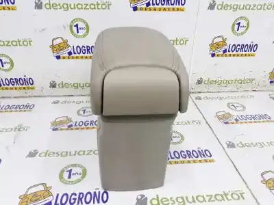 Автозапчастина б/у центральний подлокник для mitsubishi outlander (cw0) 2.2 di-d cat посилання на oem iam 8011a085ya  8011a085ya