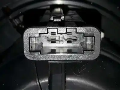 Автозапчастина б/у вентилятор опалення для land rover range rover evoque pure посилання на oem iam lr016627  lr016627