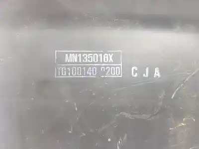 Автозапчастина б/у повітряний фільтр для mitsubishi l 200 (ka0/kb0) 2.5 di-d cat посилання на oem iam mn135613  mn171541