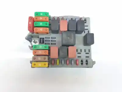 Peça sobressalente para automóvel em segunda mão caixa de fusíveis e relés por fiat linea (323_, 110_) 1.3 d multijet (323axb11 323axb1a) referências oem iam 51799849