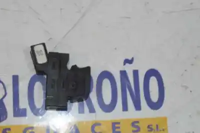 Second-hand car spare part rear left power window switch for suzuki grand vitara ii (jt, te, td) 1.9 ddis a las 4 ruedas (jt419, td44, jb419wd, jb419xd) oem iam references 62j002267t  3799562j00 Second-hand car spare part rear left power window switch for suzuki grand vitara ii (jt, te, td) 1.9 ddis a las 4 ruedas (jt419, td44, jb419wd, jb419xd) oem iam references 62j002267t  3799562j00