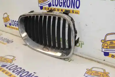 Second-hand car spare part front grille for bmw 5 touring (e61) 520 d oem iam references 51137027062  