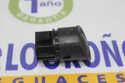 Second-hand car spare part switch for renault megane ii berlina 5p confort authentique oem iam references 8200107838  8200107838