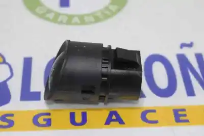 Second-hand car spare part switch for renault megane ii berlina 5p confort authentique oem iam references 8200107838  8200107838