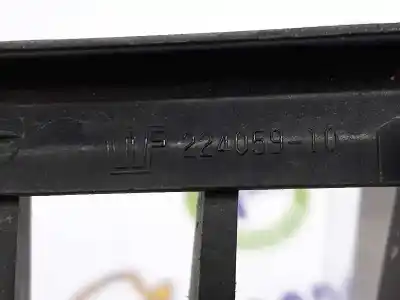 Second-hand car spare part front grille for bmw 3 (e90) 320 d oem iam references 51137120008  224059