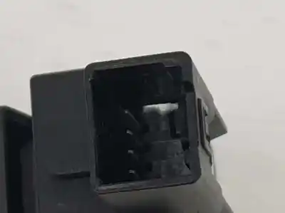 Автозапчастина б/у вимикач для land rover discovery iv (l319) 2.7 td 4x4 посилання на oem iam yuc500030pvj