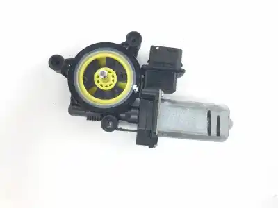 Recambio de automóvil de segunda mano de motor elevalunas trasero derecho para bmw serie x1 2.0 16v turbodiesel referencias oem iam 67627354889