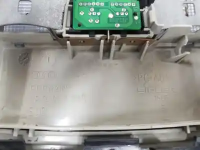 Автозапчасти б/у внутренний свет за audi a6 c5 avant (4b5) 2.5 tdi ссылки oem iam 4b0947159  4b0947159