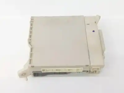 Second-hand car spare part fuse box unit for lexus is 200 (ds2/is2) 220d oem iam references 8273053050  8273053050