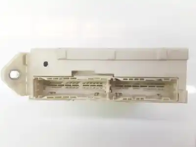 Second-hand car spare part fuse box unit for lexus is 200 (ds2/is2) 220d oem iam references 8273053050  8273053050