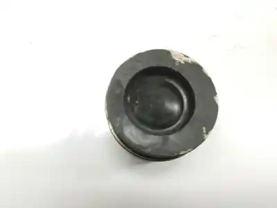 Second-hand car spare part piston for seat leon (5f1) 1.6 tdi oem iam references 04l107065d