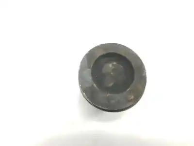 Second-hand car spare part piston for seat leon (5f1) 1.6 tdi oem iam references 04l107065d