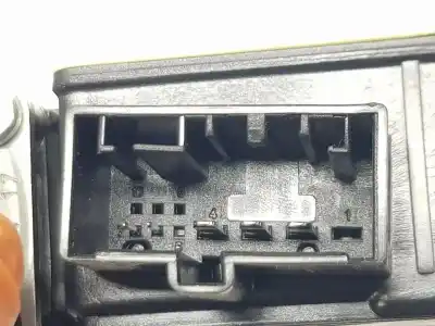 Автозапчасти б/у мотор заднего правого стекла за audi q2 (gab, gag) 1.6 tdi ссылки oem iam 5q0959812d  5q0959812d