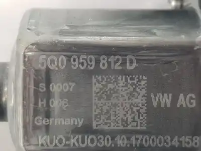 Автозапчасти б/у мотор заднего правого стекла за audi q2 (gab, gag) 1.6 tdi ссылки oem iam 5q0959812d  5q0959812d