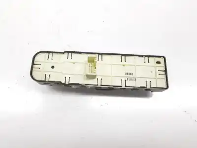 Pièce détachée automobile d'occasion commande de lève vitre avant gauche pour renault megane ii coupe 1.5 dci diesel références oem iam 809610009r 809610009r 