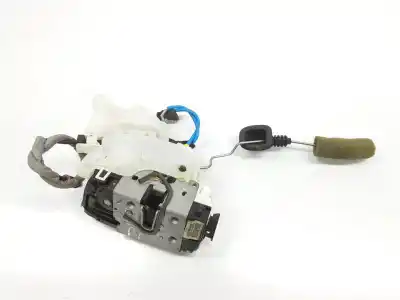 Second-hand car spare part front right door lock for clase c clase e lim. 2.1 cdi oem iam references a2047202435  a2047202435