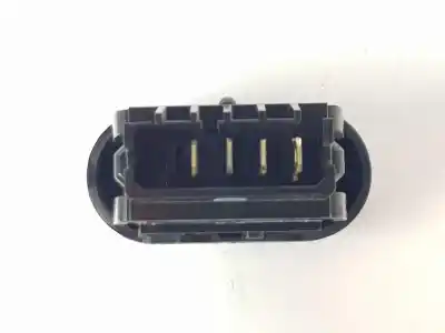 Second-hand car spare part switch for dacia sandero 1.5 dci oem iam references 8200710682  8200710682