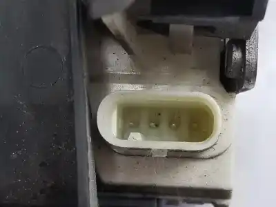 Pezzo di ricambio per auto di seconda mano serratura porta anteriore sinistra per clase c clase a 2.1 cdi riferimenti oem iam a1667200135  a1667200135