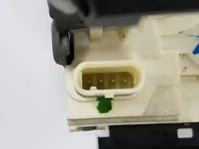 Second-hand car spare part front right door lock for clase c clase m 2.1 cdi oem iam references a1667200435  a1667200435