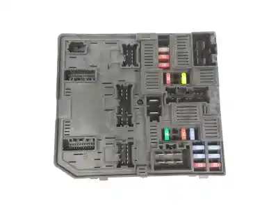 Pièce détachée automobile d'occasion boîtes à fusibles pour nissan qashqai (j11) 1.5 turbodiesel cat références oem iam 284b75na0a 284b75na0a 