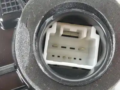 Автозапчасти б/у замок передней правой двери за toyota rav 4 iii (_a3_) 2.2 d (ala35_) ссылки oem iam 6903060240  6903060240