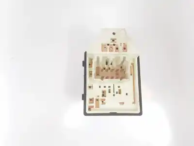 Pezzo di ricambio per auto di seconda mano controllo specchio per kia ceed 1.6 riferimenti oem iam 935601h000  935601h000