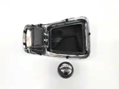Recambio de automóvil de segunda mano de pomo palanca cambio para peugeot 5008 1.2 12v e-thp referencias oem iam 2403v2  2403v2