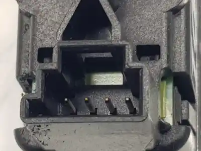 Pezzo di ricambio per auto di seconda mano comando alzacristalli posteriori destro per mercedes-benz clase c (w204) berlina 2.2 cdi cat riferimenti oem iam a2048700451