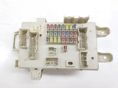 Second-hand car spare part fuse box unit for toyota land cruiser (j12) 3.0 turbodiesel oem iam references 8273060080 8273060080 