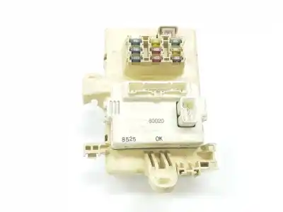 Pièce détachée automobile d'occasion boîtes à fusibles pour toyota land cruiser (j9) 3.0 turbodiesel références oem iam 8273160020 8273160020 