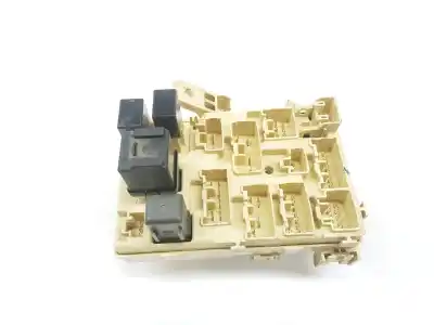 Pièce détachée automobile d'occasion boîtes à fusibles pour toyota land cruiser (j9) 3.0 turbodiesel références oem iam 8273160020 8273160020 