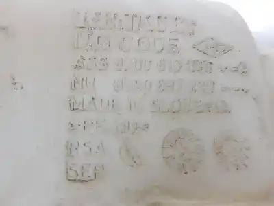 Second-hand car spare part windscreen washer bottle for renault twingo ii (cn0_) 1.2 16v (cn04, cn0a, cn0b) oem iam references 8200619096  8200619096