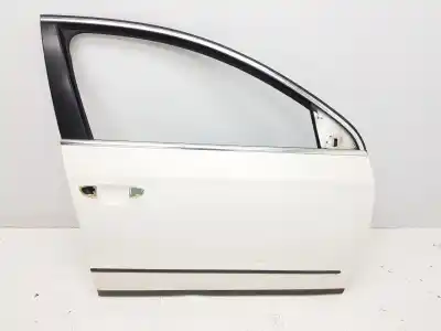 Recambio de automóvil de segunda mano de PUERTA DELANTERA DERECHA para VOLKSWAGEN PASSAT VARIANT (3C5)  referencias OEM IAM 3C4831056J 3C4831056J COLOR BLANCO 