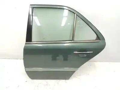 Recambio de automóvil de segunda mano de PUERTA TRASERA IZQUIERDA para MERCEDES CLASE C (W202) BERLINA  referencias OEM IAM A2027301105 A2027301105 VERDE 249 