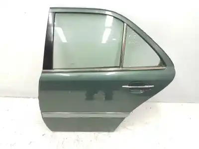 Recambio de automóvil de segunda mano de PUERTA TRASERA IZQUIERDA para CLASE C CLASE C BERLINA  referencias OEM IAM A2027301105  A2027301105